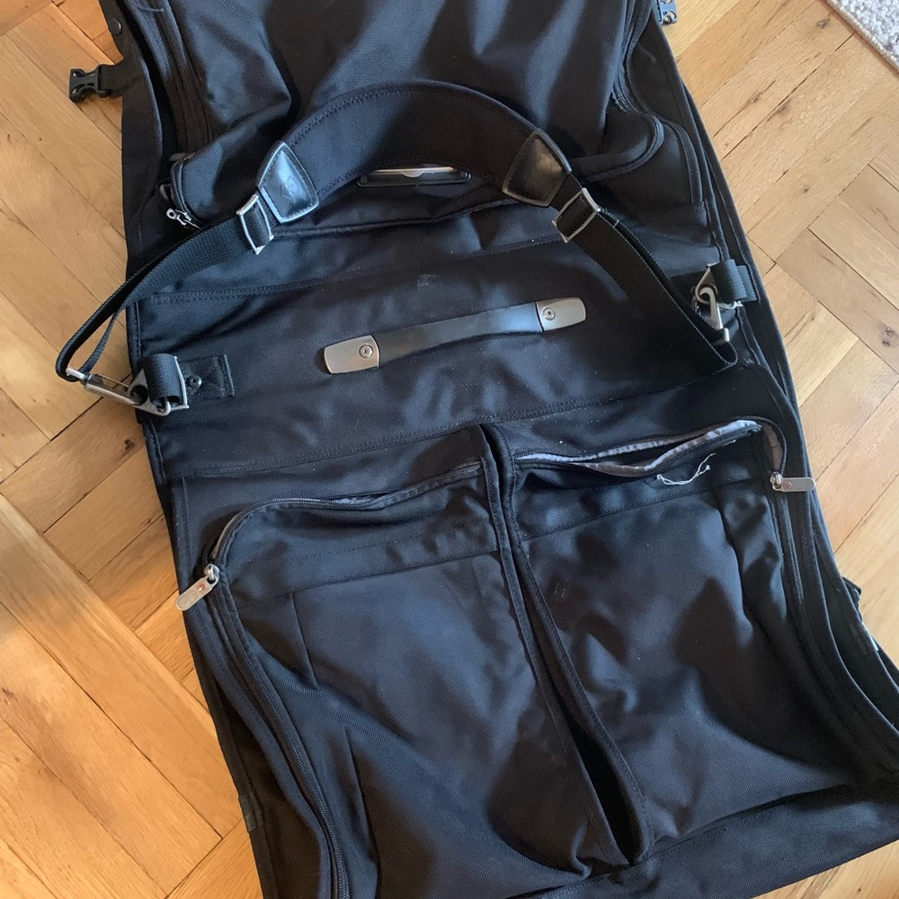 SOLD Victorinox garment bag